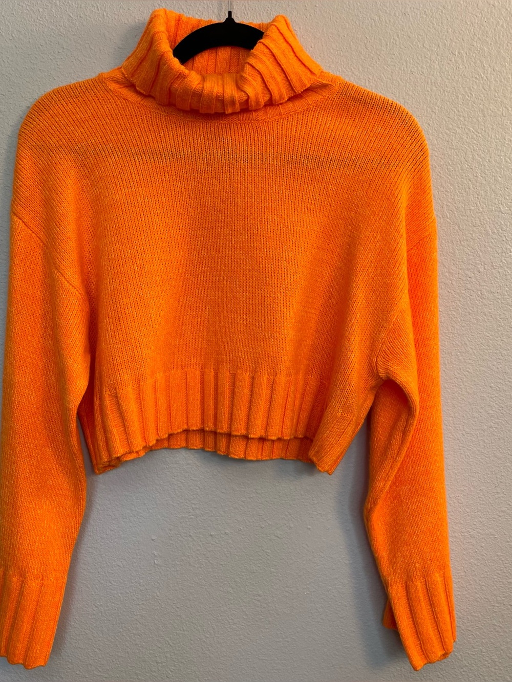 H&M Divided Bright Orange Cropped Turtleneck Sweater Medium